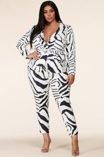 Load image into Gallery viewer, Curvy (Plus) Zebra Vibes Blazer Set w/ Matching Pants
